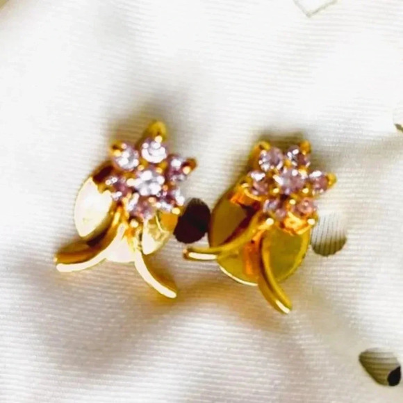 Unique Designer Goldplated Pink Zirconia Gemstone Floral Design Earring Set - Picture 4 of 5